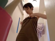 在洗手間享受做愛的日本美女 楓可憐